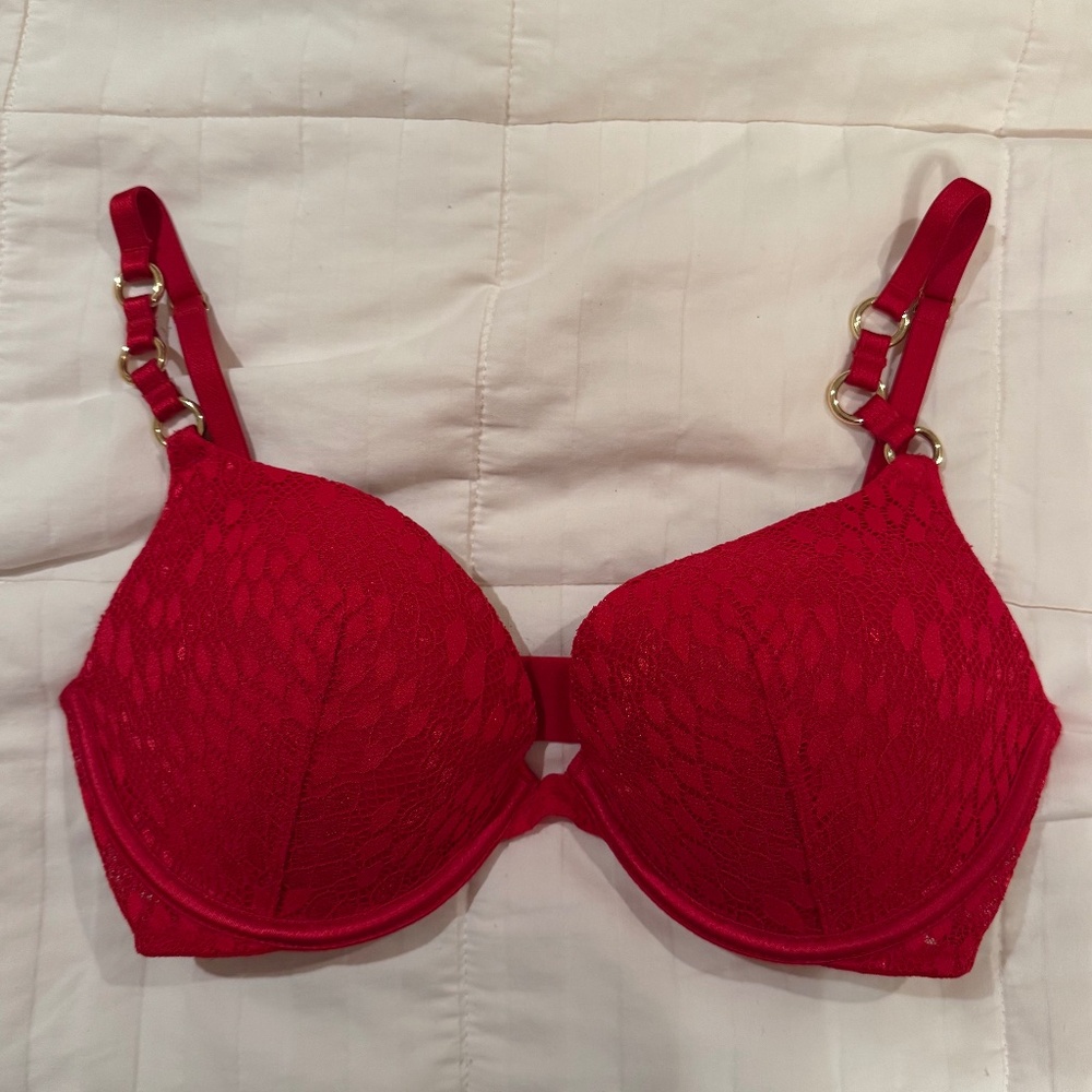 Victoria's Secret Very Sexy Gold Ring Detailed Lace Push Up Bra